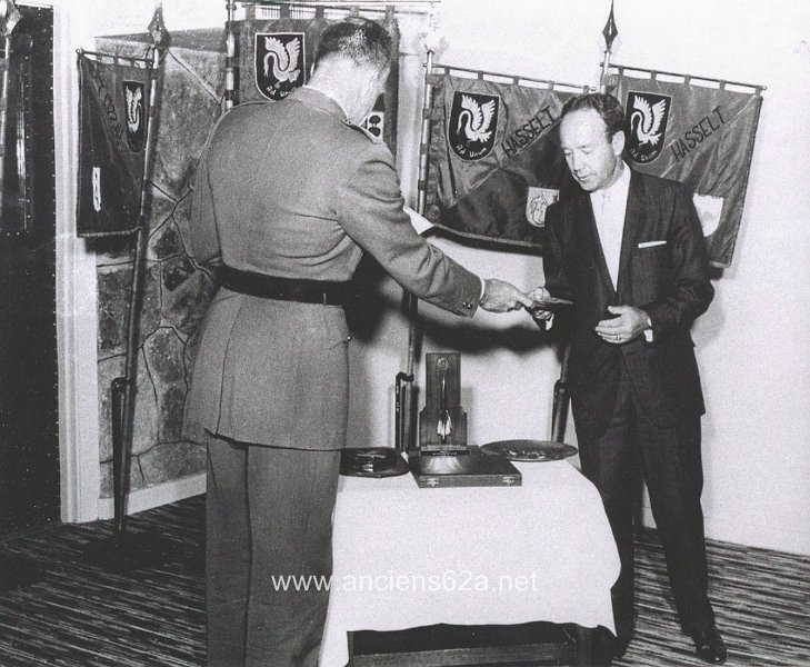 1964-21-Fort Bliss 15 Mai 1964 Remise du diplome de EreBurgerschap van de stad Hasselt aan de Heer Judson Williams