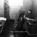 1964-08-Fort Bliss slaapzaal van blok 2474