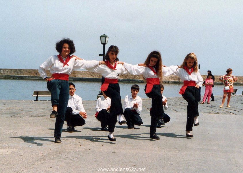 1991BieANamfi-35-Chania-sirtaki